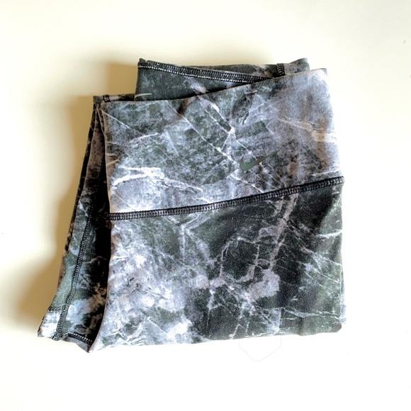 Nike marble capri leggings - Picture 6 of 6